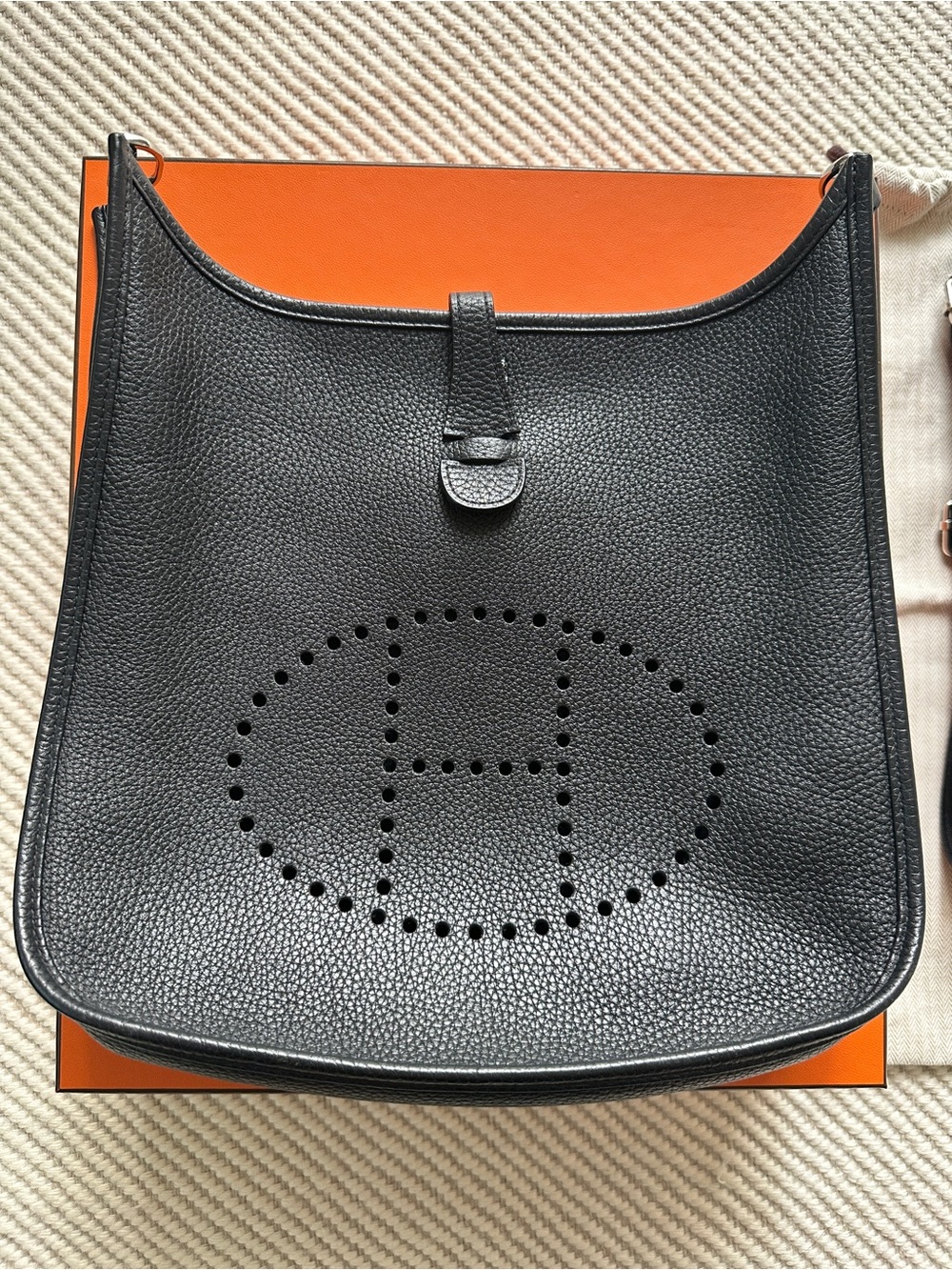 Hermes Evelyne 29 Noir (Black) w/ silver hw - Picture 2 of 14